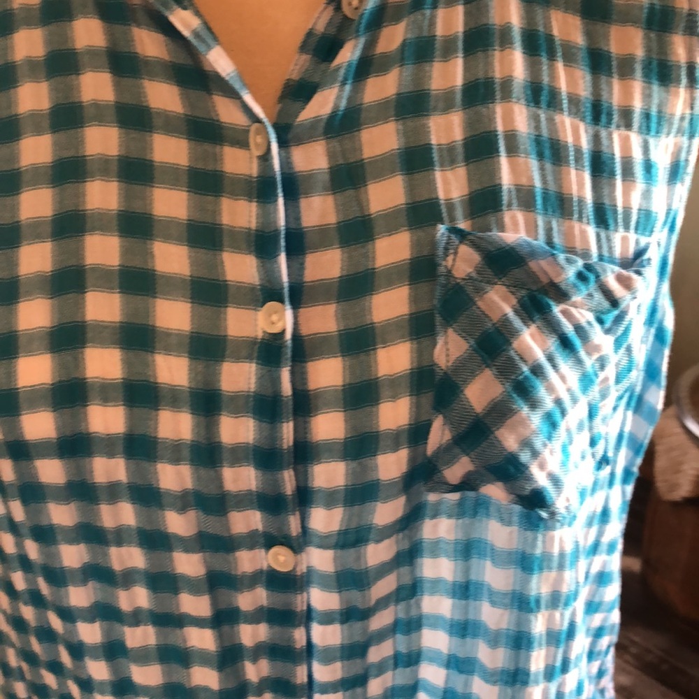 Ladies Sleeveless Top - Picture 2 of 8